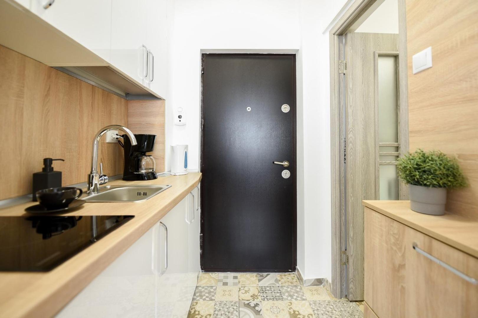 City Center Getaway - Cozy Accommodation For Your Perfect Stay Букурещ Стая снимка