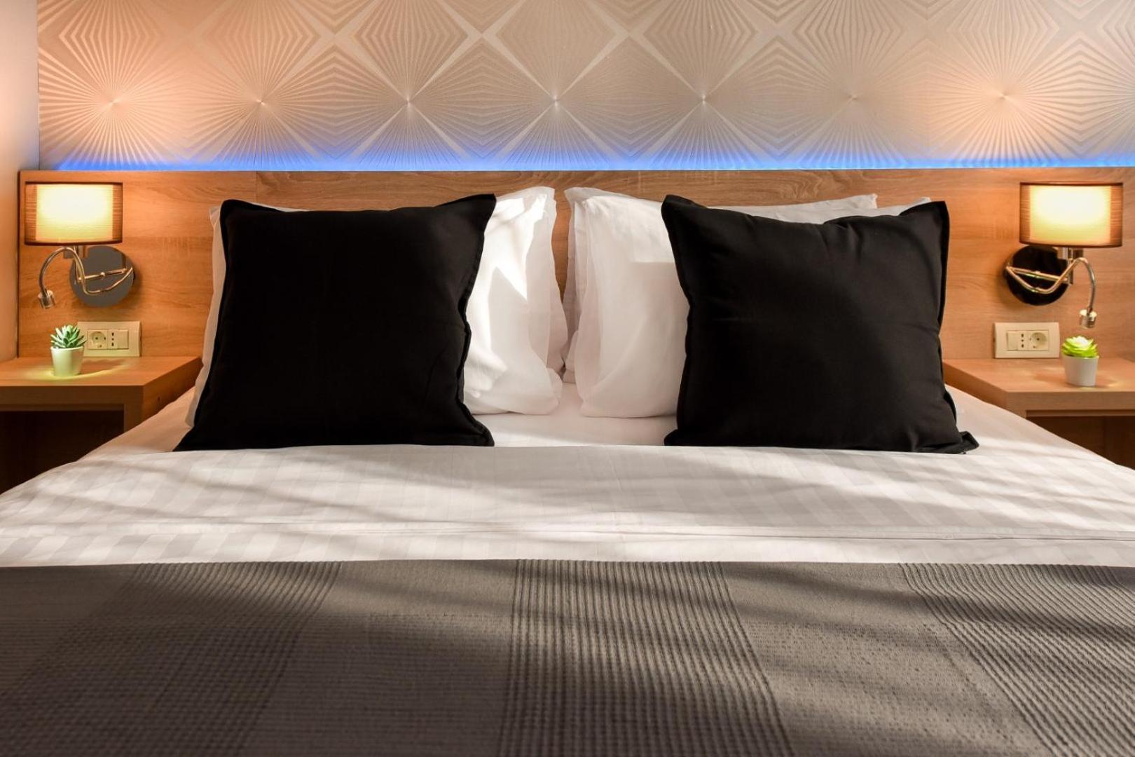 City Center Getaway - Cozy Accommodation For Your Perfect Stay Букурещ Стая снимка